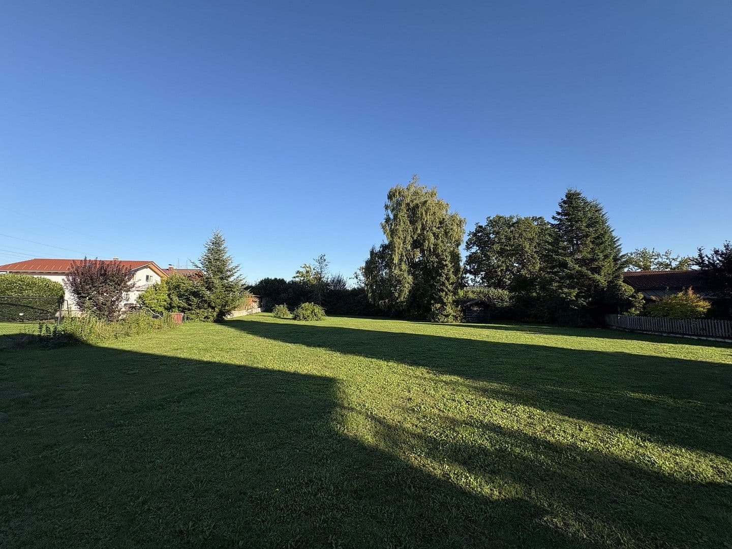 Prodej pozemku 750 m², Am Karwinkel 22a, Grabenstätt, Bavorsko Prodej pozemku 750 m², Am Karwinkel 22a, Grabenstätt, Bavorsko