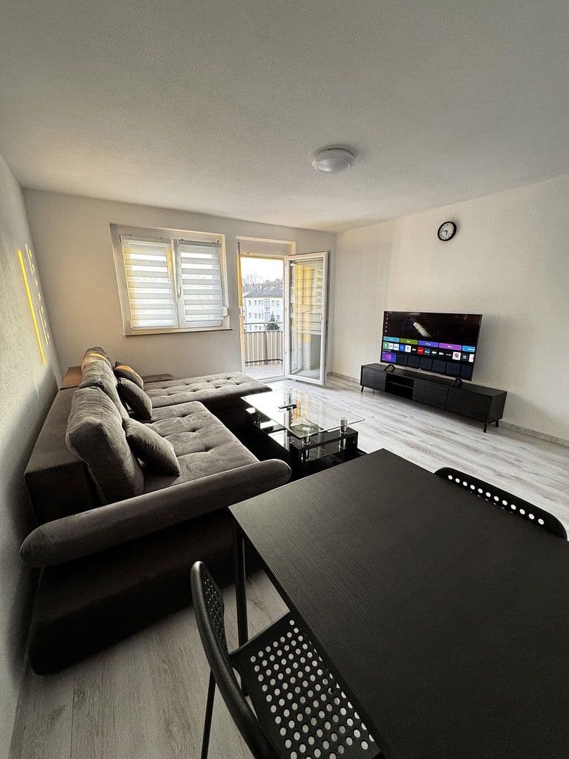 Pronájem bytu 3+1 54 m², Böblingen, Bádensko-Württembersko Pronájem bytu 3+1 54 m², Böblingen, Bádensko-Württembersko