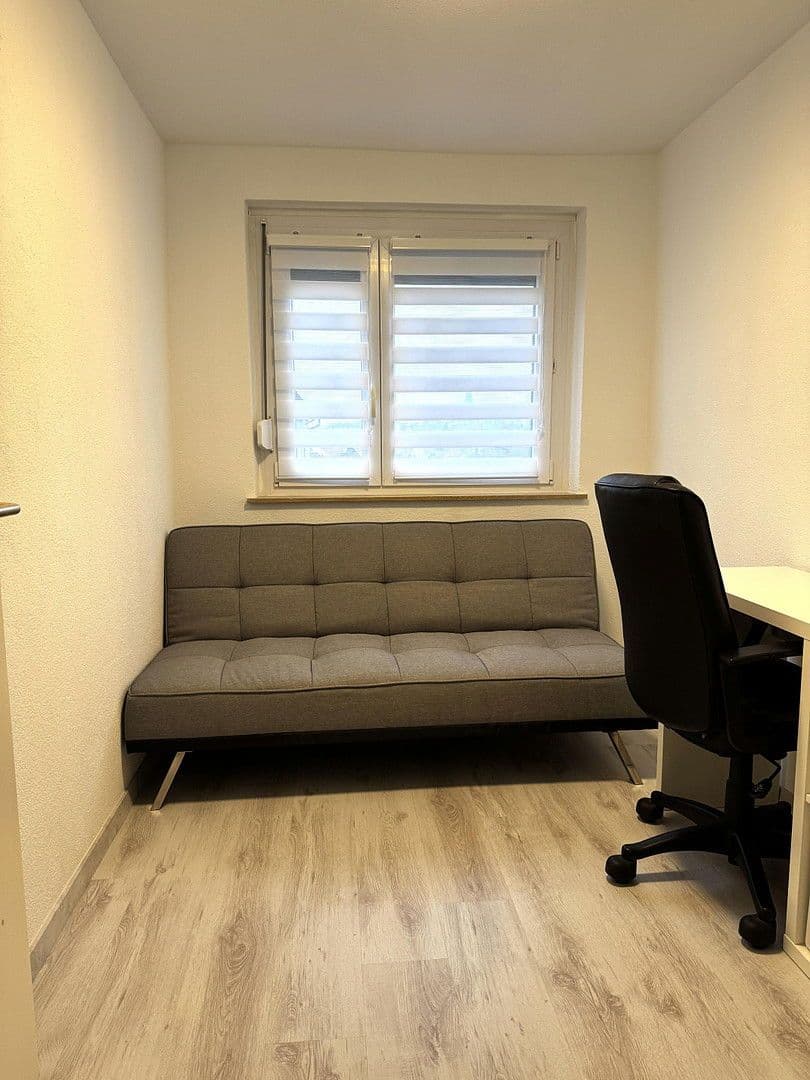 Pronájem bytu 3+1 54 m², Böblingen, Bádensko-Württembersko Pronájem bytu 3+1 54 m², Böblingen, Bádensko-Württembersko