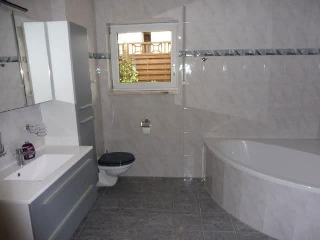 Pronájem bytu 4+1 126 m², Markt Indersdorf /OT Eichhofen, Bavorsko Pronájem bytu 4+1 126 m², Markt Indersdorf /OT Eichhofen, Bavorsko