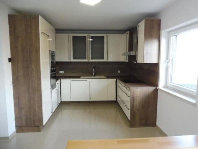 Pronájem bytu 4+1 126 m², Markt Indersdorf /OT Eichhofen, Bavorsko Pronájem bytu 4+1 126 m², Markt Indersdorf /OT Eichhofen, Bavorsko