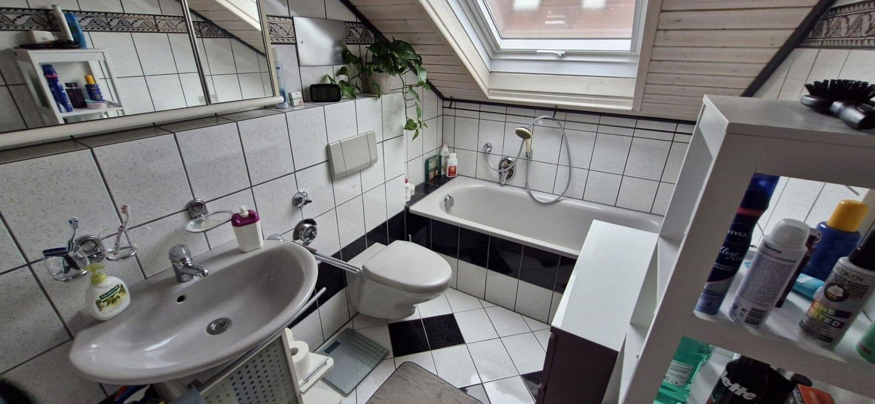 Prodej bytu 4+kk 93 m², Allmersbach im Tal, Bádensko-Württembersko Prodej bytu 4+kk 93 m², Allmersbach im Tal, Bádensko-Württembersko