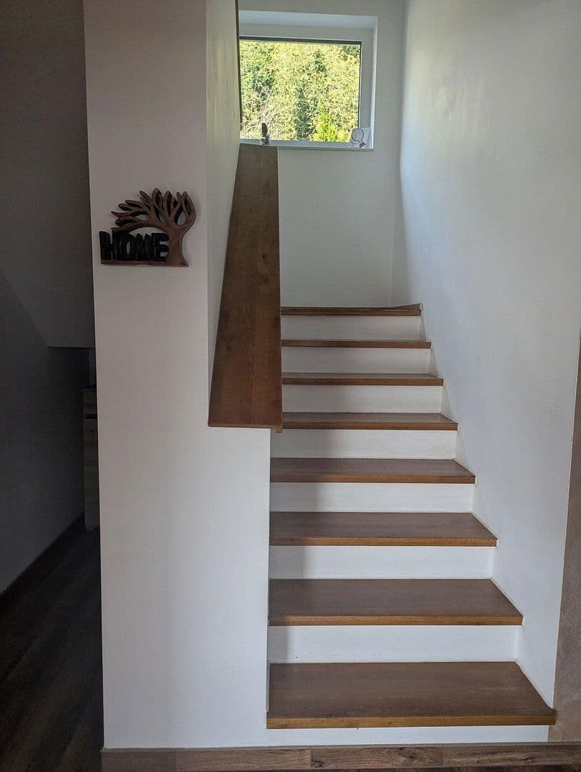 Prodej domu 176 m², pozemek 703 m², Untermünkheim, Bádensko-Württembersko Prodej domu 176 m², pozemek 703 m², Untermünkheim, Bádensko-Württembersko