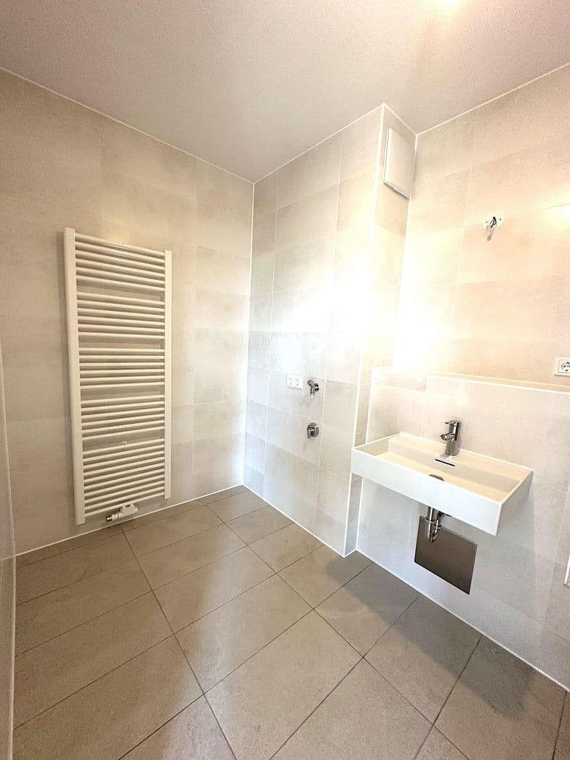 Pronájem bytu 2+1 62 m², Hermine-von-Parish-Straße 43, München, Bavorsko Pronájem bytu 2+1 62 m², Hermine-von-Parish-Straße 43, München, Bavorsko