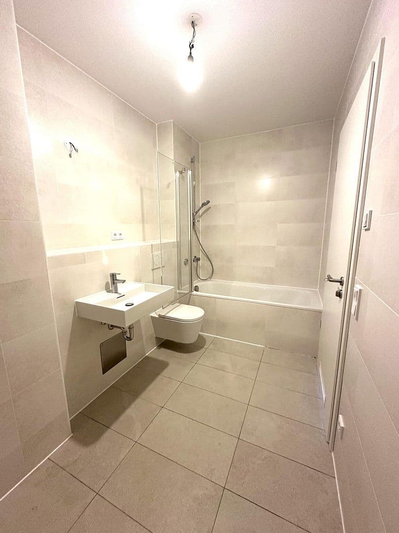 Pronájem bytu 2+1 62 m², Hermine-von-Parish-Straße 43, München, Bavorsko Pronájem bytu 2+1 62 m², Hermine-von-Parish-Straße 43, München, Bavorsko