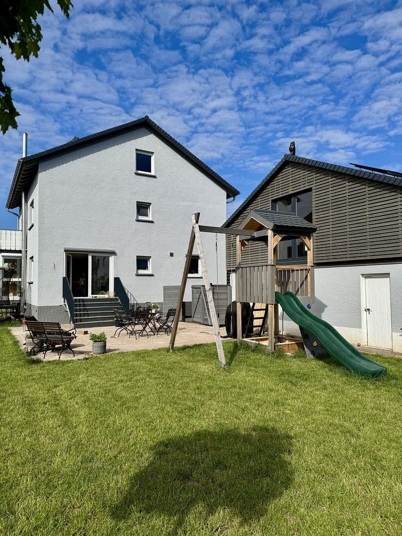 Prodej domu 220 m², pozemek 689 m², Muggensturm, Bádensko-Württembersko Prodej domu 220 m², pozemek 689 m², Muggensturm, Bádensko-Württembersko