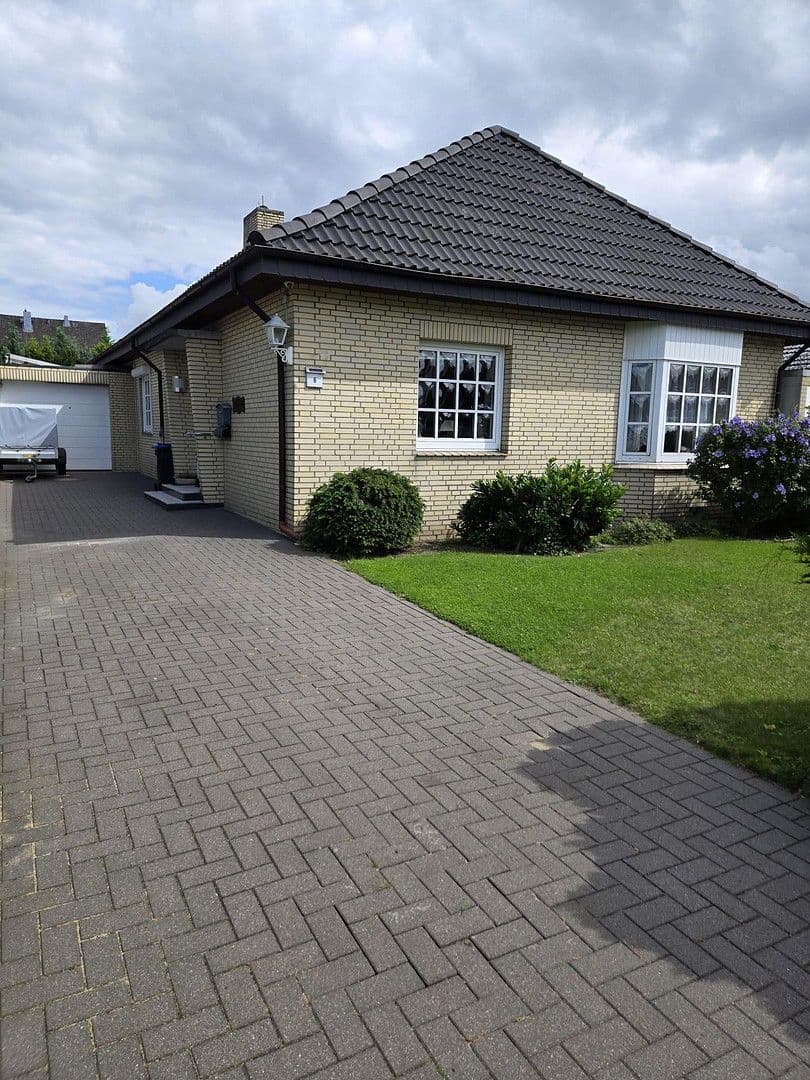 Prodej domu 120 m², pozemek 825 m², Norderstedt, Šlesvicko-Holštýnsko Prodej domu 120 m², pozemek 825 m², Norderstedt, Šlesvicko-Holštýnsko