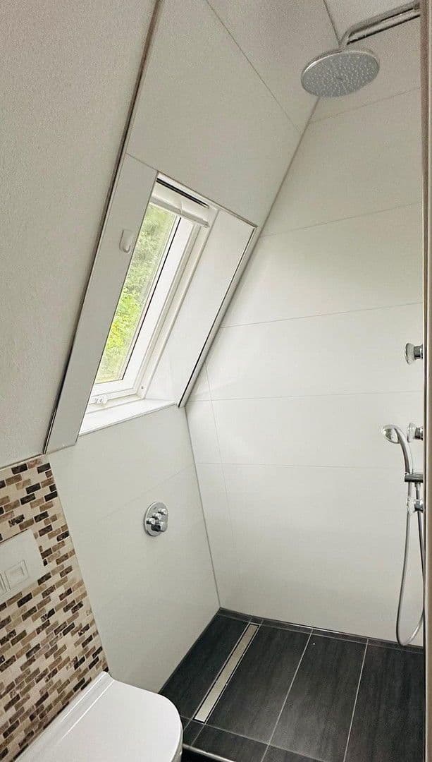 Prodej domu 150 m², pozemek 733 m², Iserlohn, Severní Porýní-Vestfálsko Prodej domu 150 m², pozemek 733 m², Iserlohn, Severní Porýní-Vestfálsko