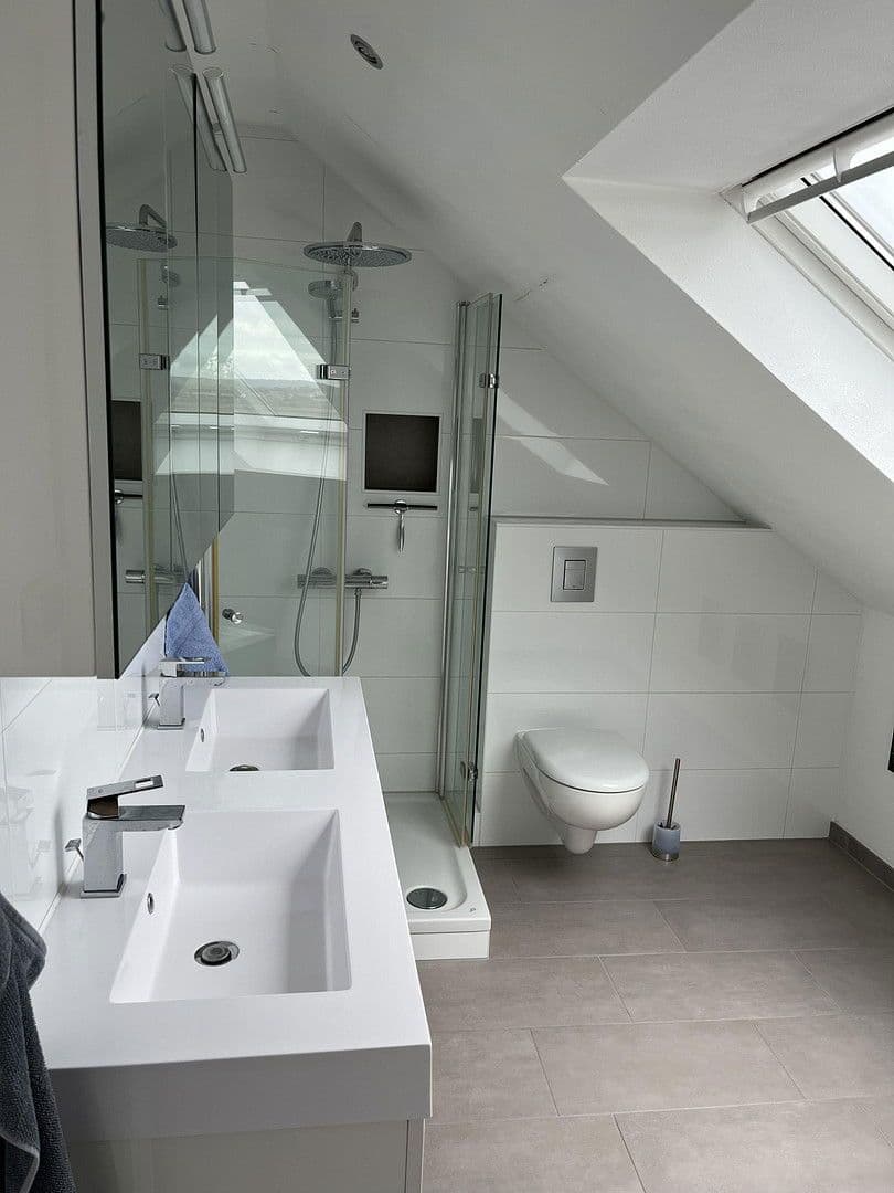 Prodej domu 180 m², pozemek 232 m², Leutenbach, Bádensko-Württembersko Prodej domu 180 m², pozemek 232 m², Leutenbach, Bádensko-Württembersko