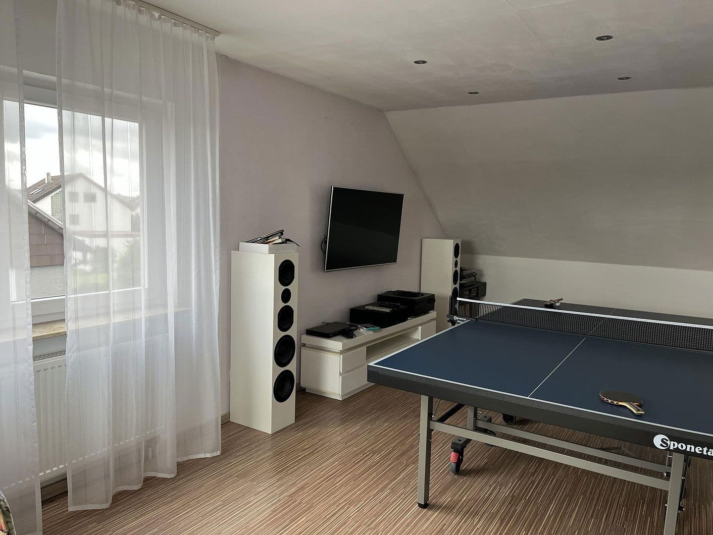 Prodej domu 180 m², pozemek 232 m², Leutenbach, Bádensko-Württembersko Prodej domu 180 m², pozemek 232 m², Leutenbach, Bádensko-Württembersko