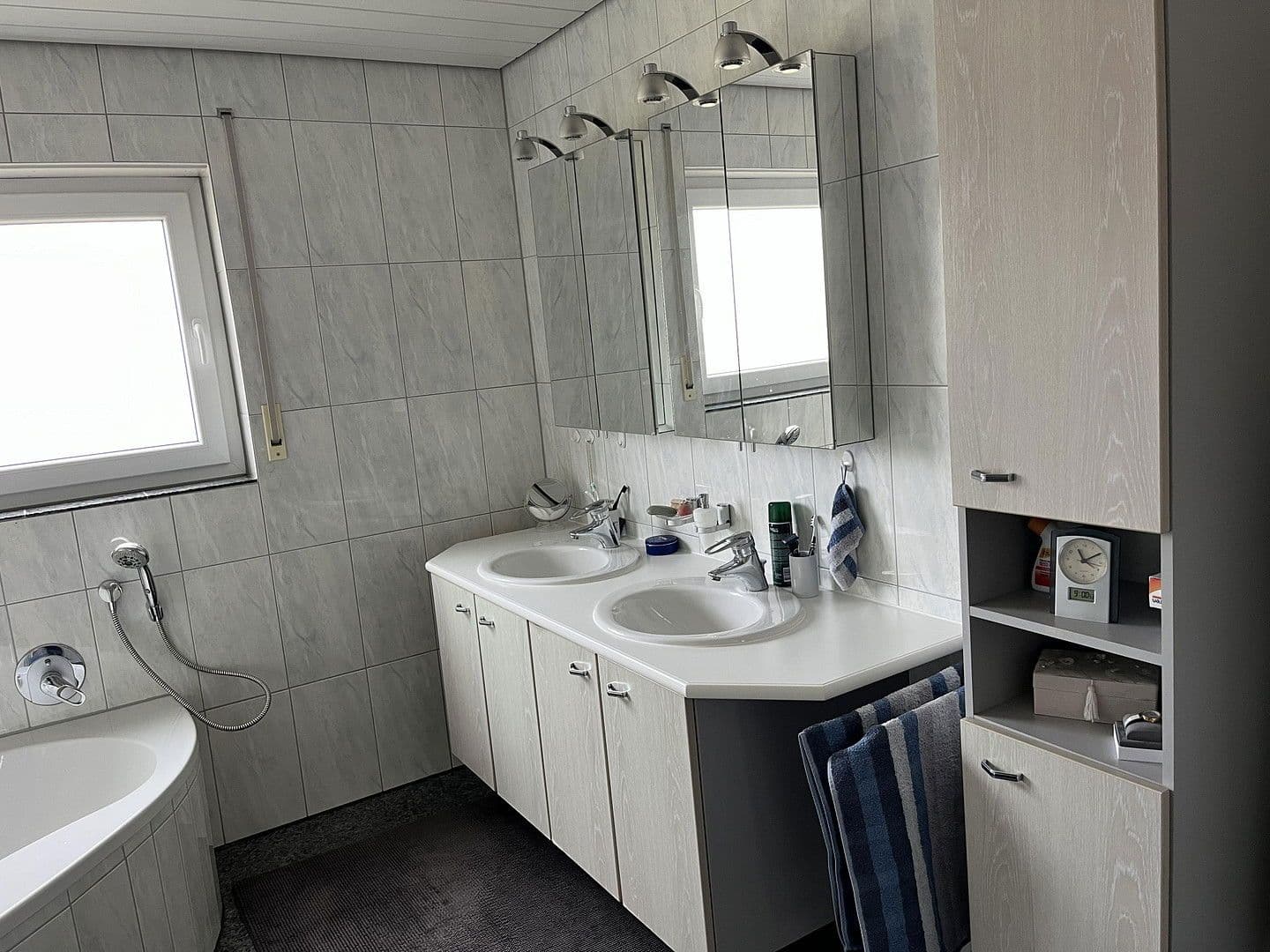 Prodej domu 180 m², pozemek 232 m², Leutenbach, Bádensko-Württembersko Prodej domu 180 m², pozemek 232 m², Leutenbach, Bádensko-Württembersko