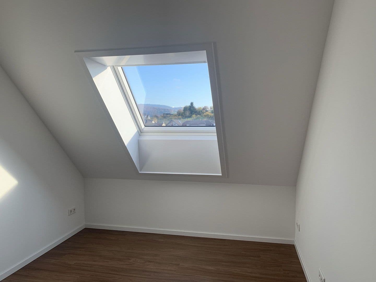 Pronájem bytu 3+1 85 m², Rodensteiner Str. 14a, Fränkisch-Crumbach, Hessen Pronájem bytu 3+1 85 m², Rodensteiner Str. 14a, Fränkisch-Crumbach, Hessen