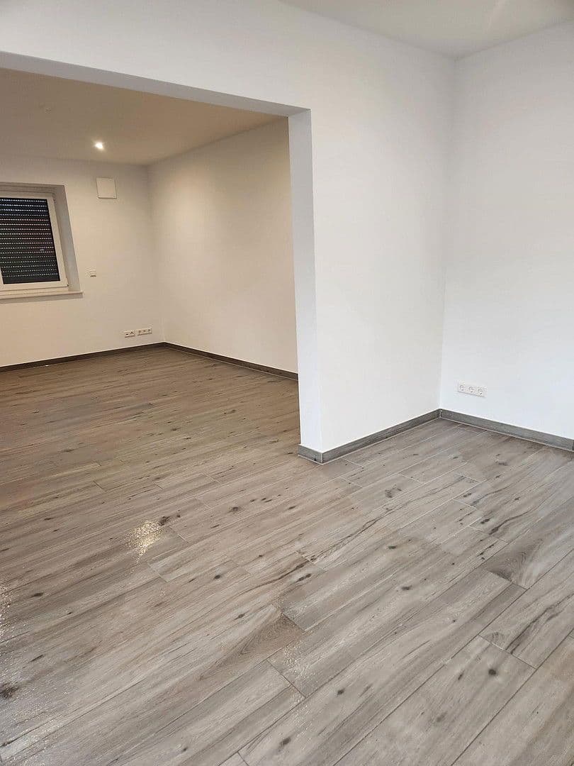 Pronájem bytu 2+1 95 m², Mindenerstr 459, Osnabrück, Dolní Sasko Pronájem bytu 2+1 95 m², Mindenerstr 459, Osnabrück, Dolní Sasko