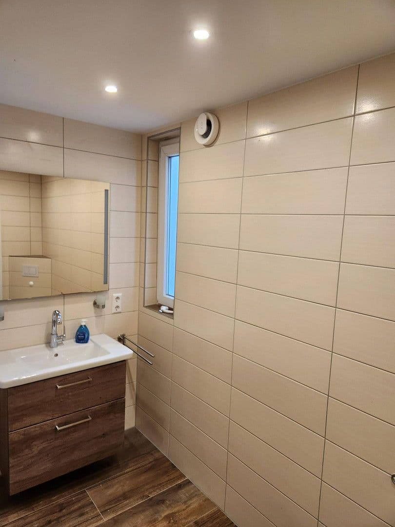 Pronájem bytu 2+1 95 m², Mindenerstr 459, Osnabrück, Dolní Sasko Pronájem bytu 2+1 95 m², Mindenerstr 459, Osnabrück, Dolní Sasko