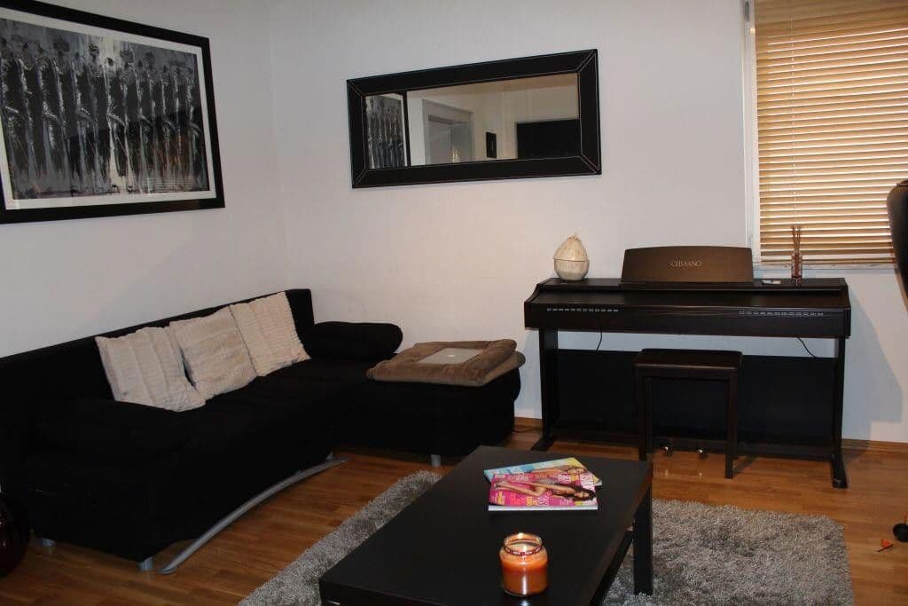 Pronájem domu 128 m², pozemek 71 m², Stuttgart, Bádensko-Württembersko Pronájem domu 128 m², pozemek 71 m², Stuttgart, Bádensko-Württembersko