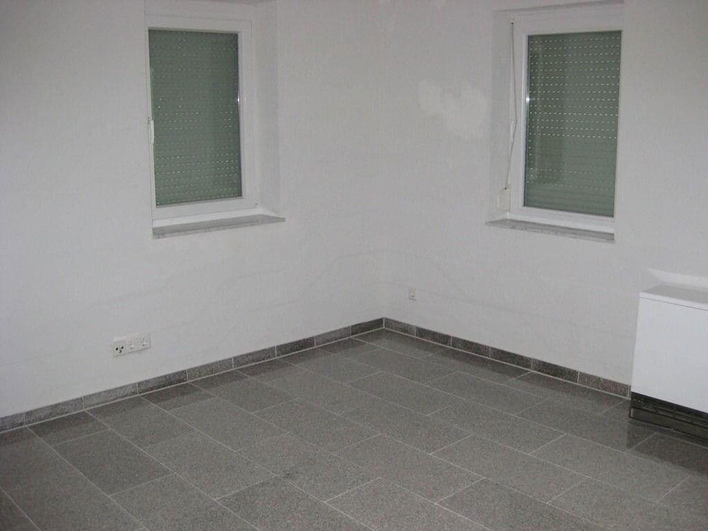 Pronájem domu 128 m², pozemek 71 m², Stuttgart, Bádensko-Württembersko Pronájem domu 128 m², pozemek 71 m², Stuttgart, Bádensko-Württembersko