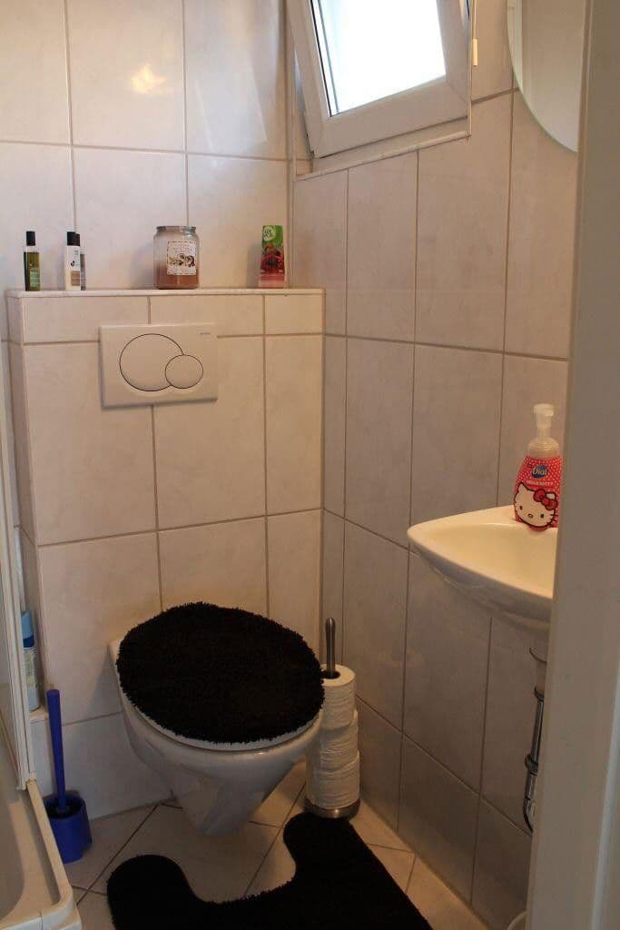 Pronájem domu 128 m², pozemek 71 m², Stuttgart, Bádensko-Württembersko Pronájem domu 128 m², pozemek 71 m², Stuttgart, Bádensko-Württembersko