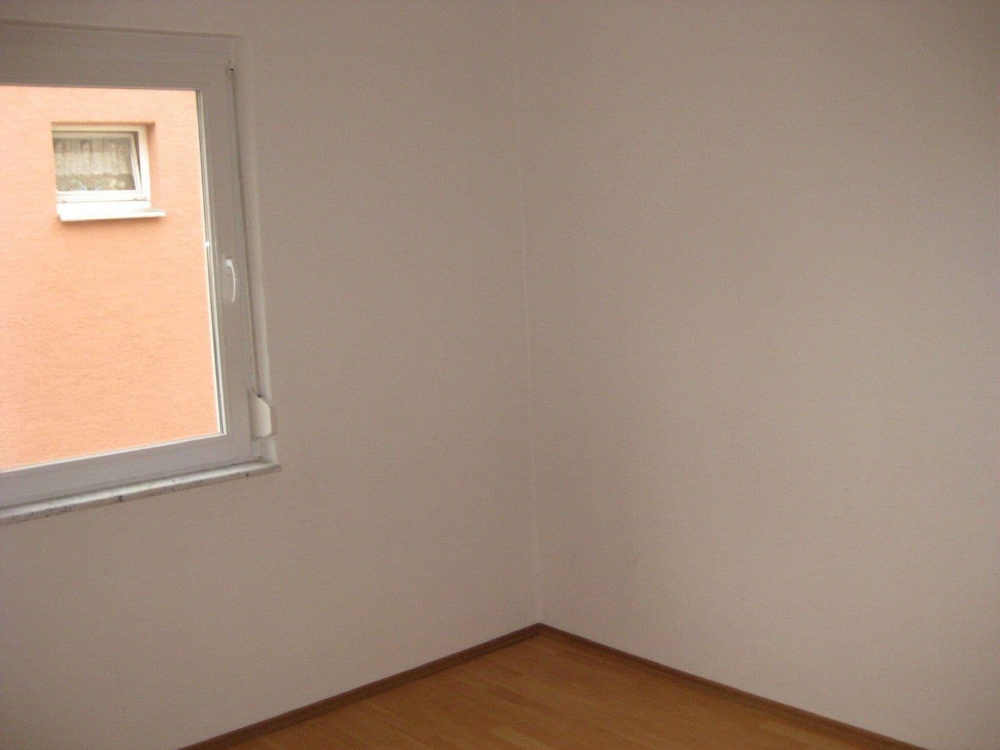 Pronájem domu 128 m², pozemek 71 m², Stuttgart, Bádensko-Württembersko Pronájem domu 128 m², pozemek 71 m², Stuttgart, Bádensko-Württembersko