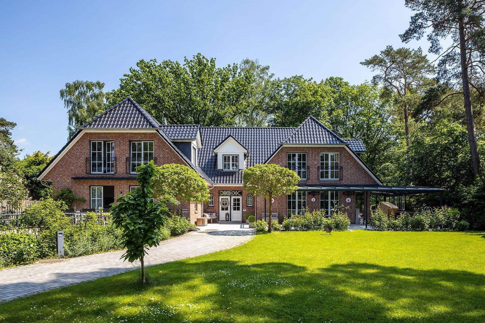 Prodej domu 440 m², pozemek 1.799 m², Nibelungenweg 22, Hamburg, Hamburg Prodej domu 440 m², pozemek 1.799 m², Nibelungenweg 22, Hamburg, Hamburg