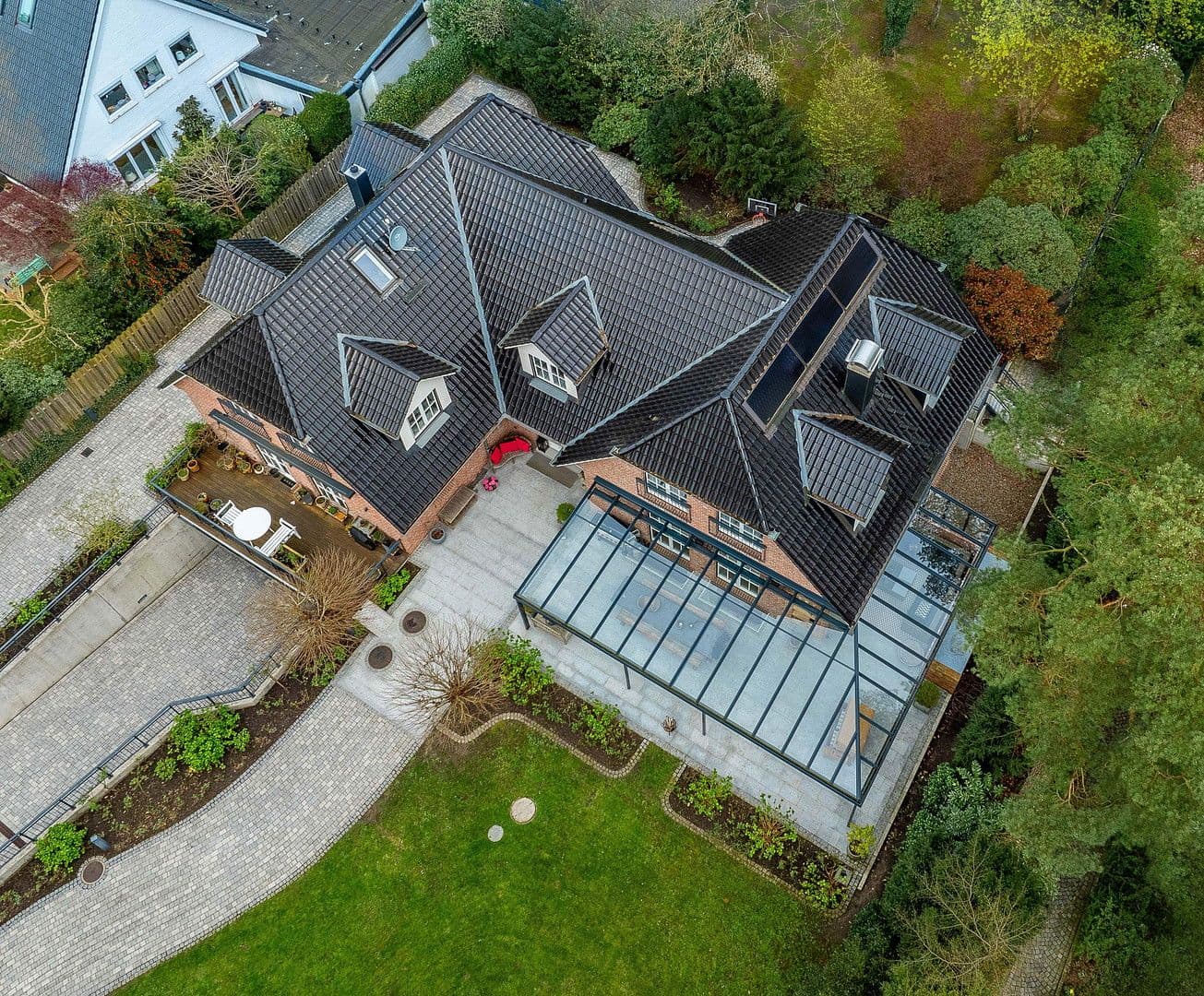 Prodej domu 440 m², pozemek 1.799 m², Nibelungenweg 22, Hamburg, Hamburg Prodej domu 440 m², pozemek 1.799 m², Nibelungenweg 22, Hamburg, Hamburg