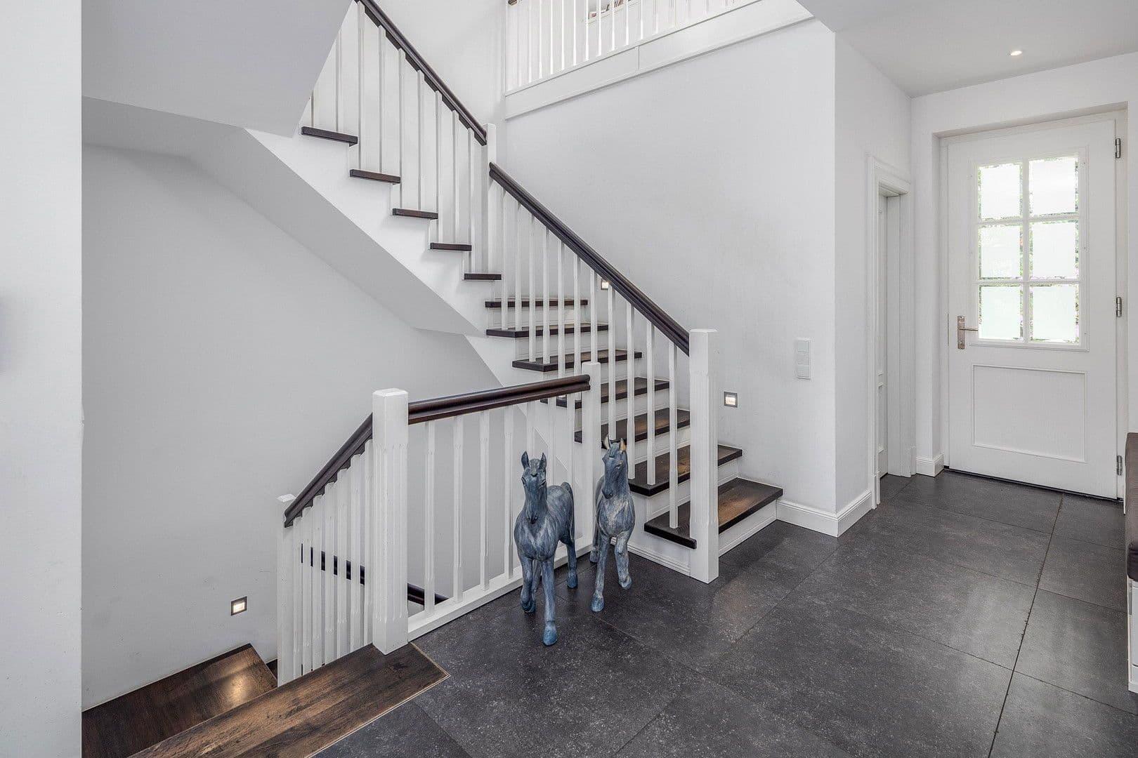 Prodej domu 440 m², pozemek 1.799 m², Nibelungenweg 22, Hamburg, Hamburg Prodej domu 440 m², pozemek 1.799 m², Nibelungenweg 22, Hamburg, Hamburg