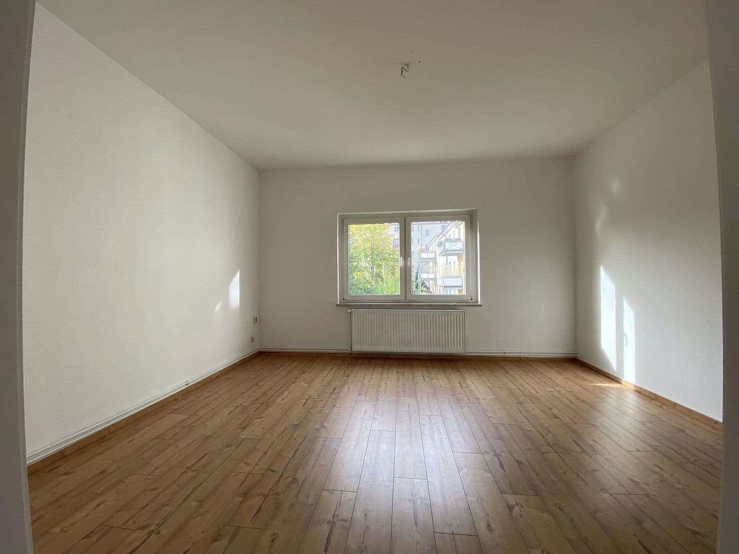 Pronájem bytu 3+1 60 m², Heinrich-Seidel-Str. 2, Schwerin, Mecklenburg-Vorpommern Pronájem bytu 3+1 60 m², Heinrich-Seidel-Str. 2, Schwerin, Mecklenburg-Vorpommern