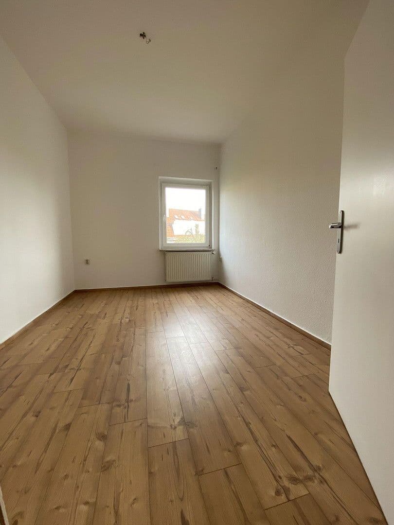 Pronájem bytu 3+1 60 m², Heinrich-Seidel-Str. 2, Schwerin, Mecklenburg-Vorpommern Pronájem bytu 3+1 60 m², Heinrich-Seidel-Str. 2, Schwerin, Mecklenburg-Vorpommern