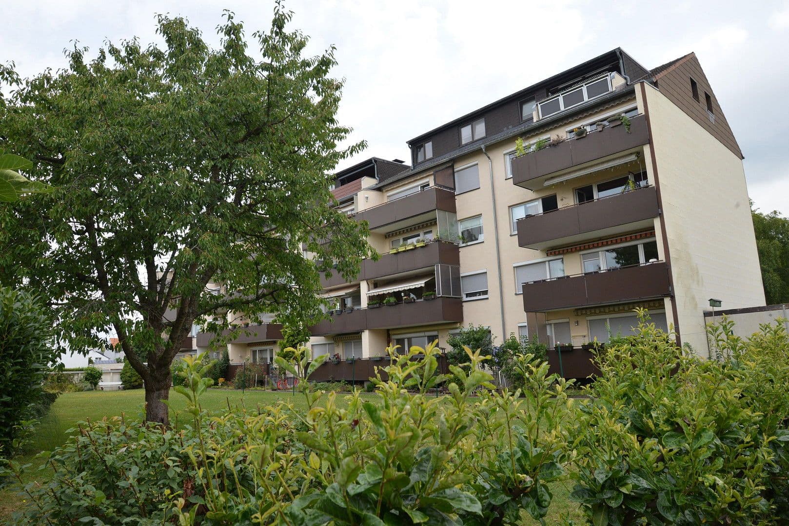 Pronájem bytu 4+1 119 m², Auf dem Knöpp 44, Köln, Severní Porýní-Vestfálsko Pronájem bytu 4+1 119 m², Auf dem Knöpp 44, Köln, Severní Porýní-Vestfálsko