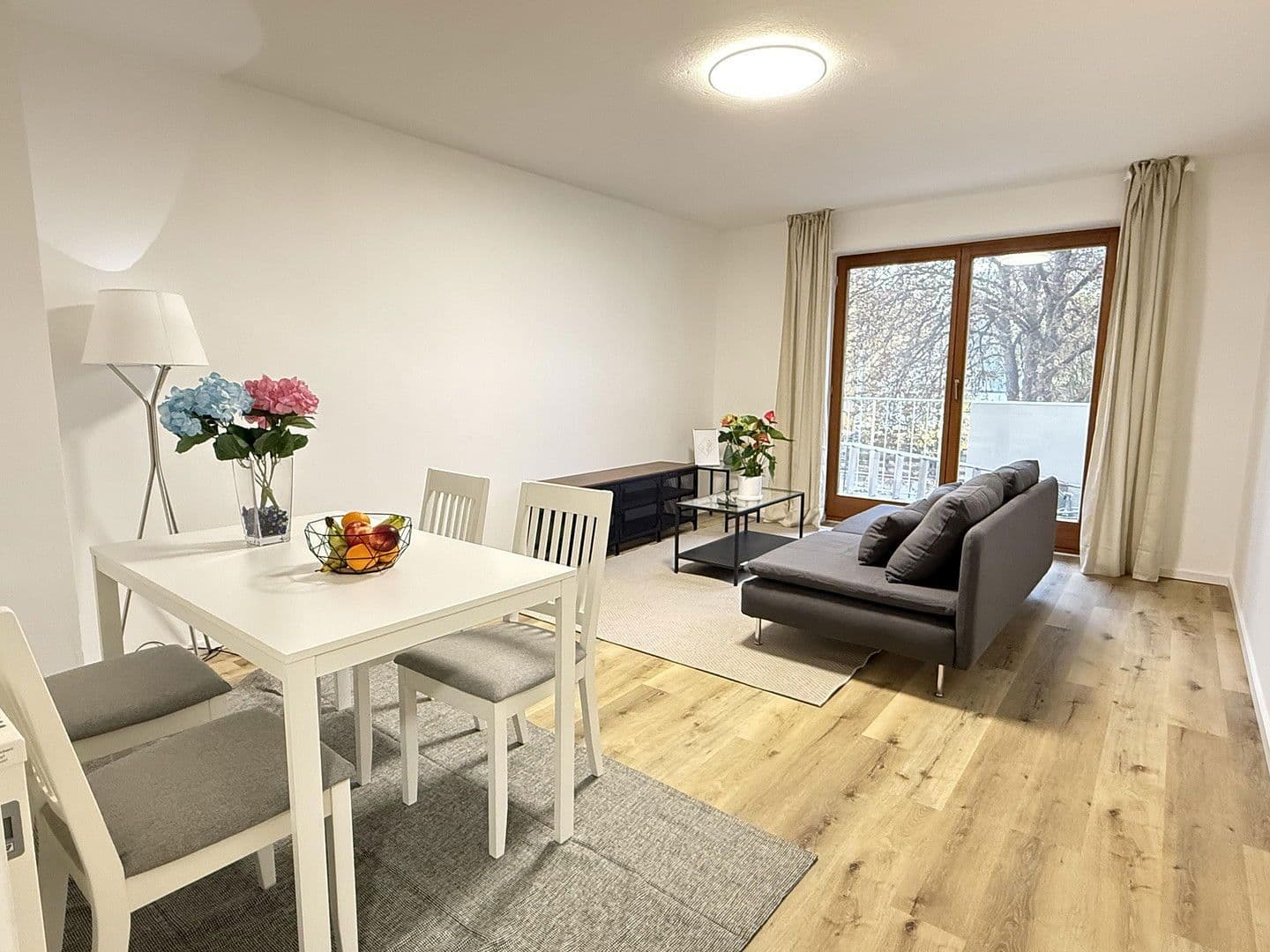 Pronájem bytu 2+1 60 m², Boschetsrieder Str. 121A, München, Bavorsko Pronájem bytu 2+1 60 m², Boschetsrieder Str. 121A, München, Bavorsko