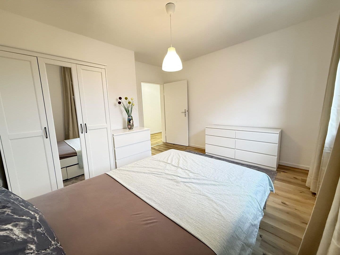 Pronájem bytu 2+1 60 m², Boschetsrieder Str. 121A, München, Bavorsko Pronájem bytu 2+1 60 m², Boschetsrieder Str. 121A, München, Bavorsko