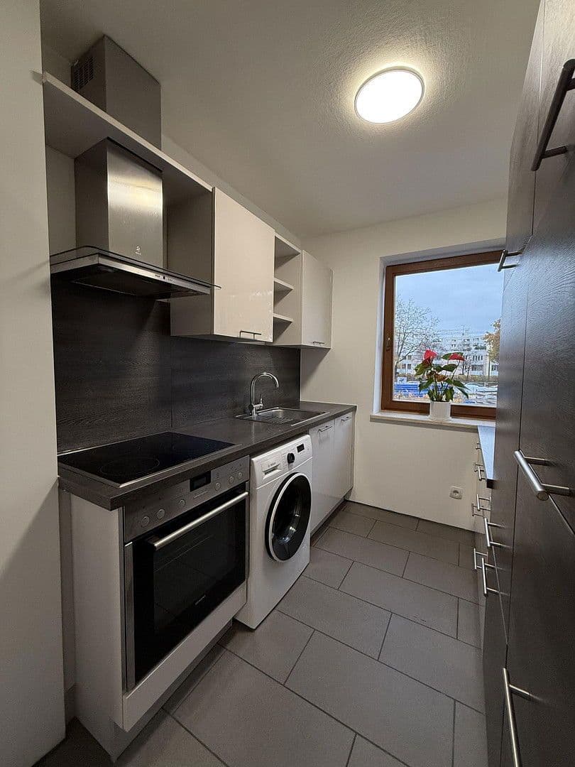 Pronájem bytu 2+1 60 m², Boschetsrieder Str. 121A, München, Bavorsko Pronájem bytu 2+1 60 m², Boschetsrieder Str. 121A, München, Bavorsko