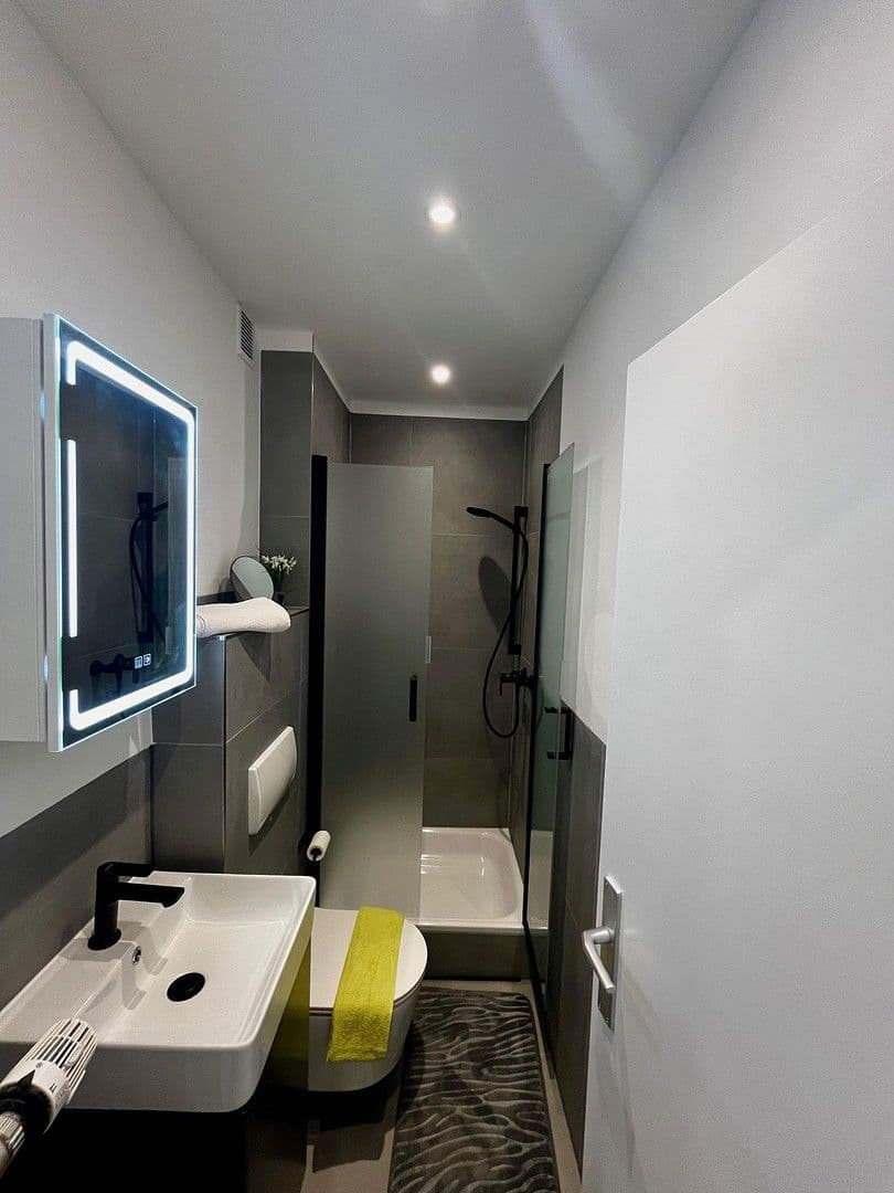 Prodej bytu 1+1 27 m², Tassiloplatz, München - Au-Haidhausen, Bavorsko Prodej bytu 1+1 27 m², Tassiloplatz, München - Au-Haidhausen, Bavorsko