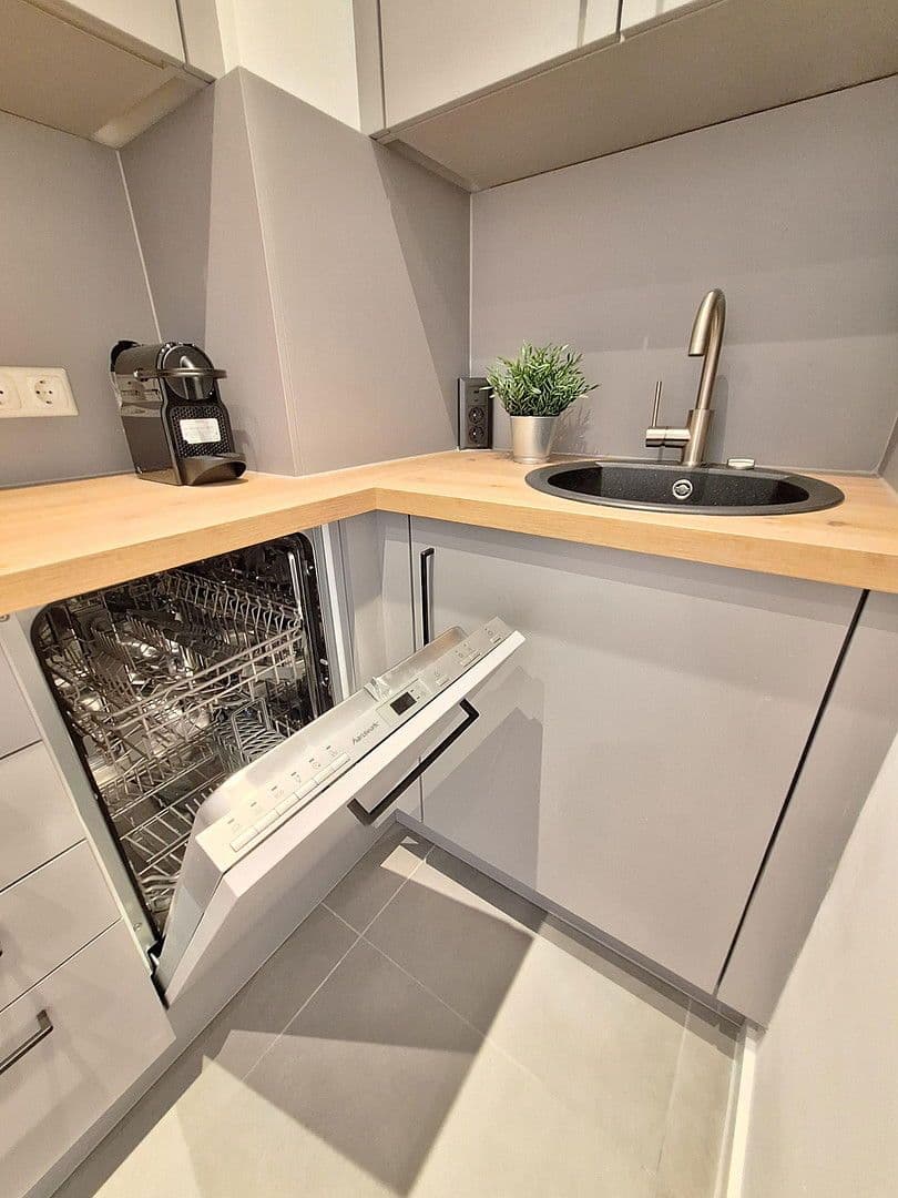 Prodej bytu 1+1 27 m², Tassiloplatz, München - Au-Haidhausen, Bavorsko Prodej bytu 1+1 27 m², Tassiloplatz, München - Au-Haidhausen, Bavorsko