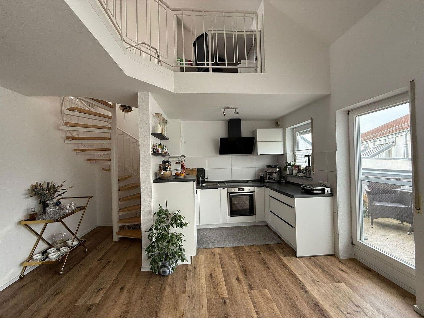 Pronájem bytu 2+kk 98 m², Riedlenstrase 18, Ulm, Bádensko-Württembersko Pronájem bytu 2+kk 98 m², Riedlenstrase 18, Ulm, Bádensko-Württembersko