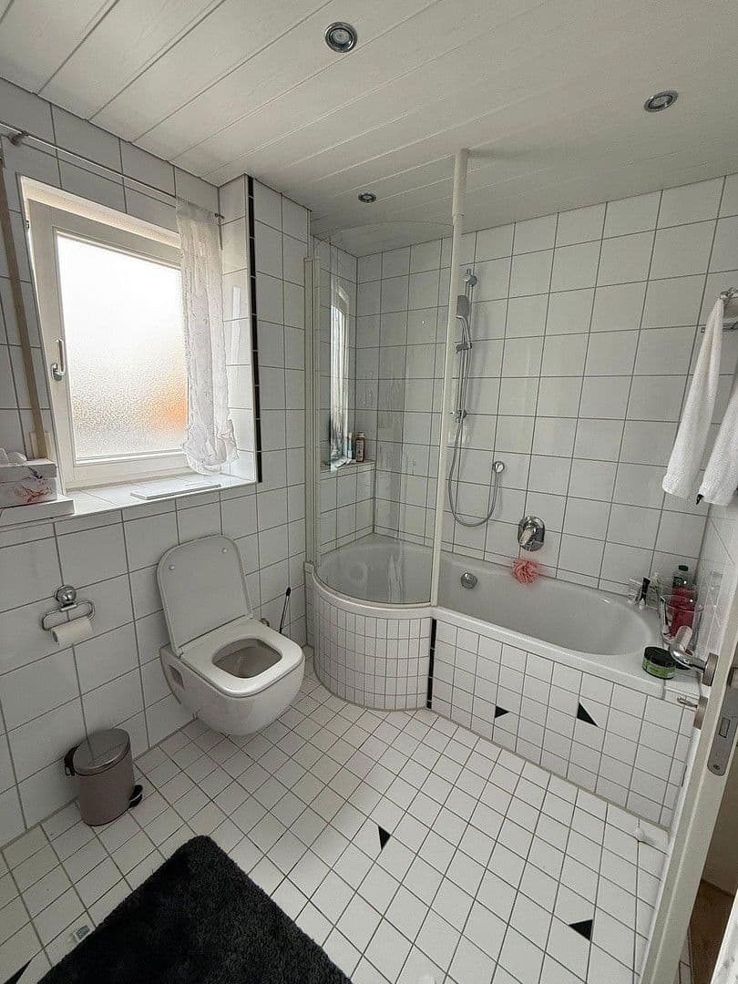 Pronájem bytu 2+kk 98 m², Riedlenstrase 18, Ulm, Bádensko-Württembersko Pronájem bytu 2+kk 98 m², Riedlenstrase 18, Ulm, Bádensko-Württembersko