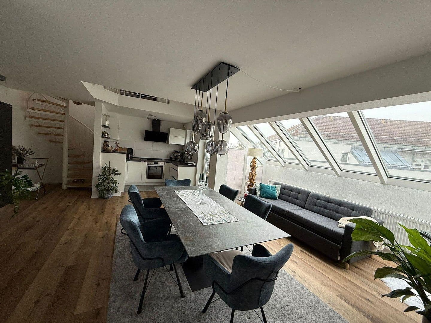 Pronájem bytu 2+kk 98 m², Riedlenstrase 18, Ulm, Bádensko-Württembersko Pronájem bytu 2+kk 98 m², Riedlenstrase 18, Ulm, Bádensko-Württembersko