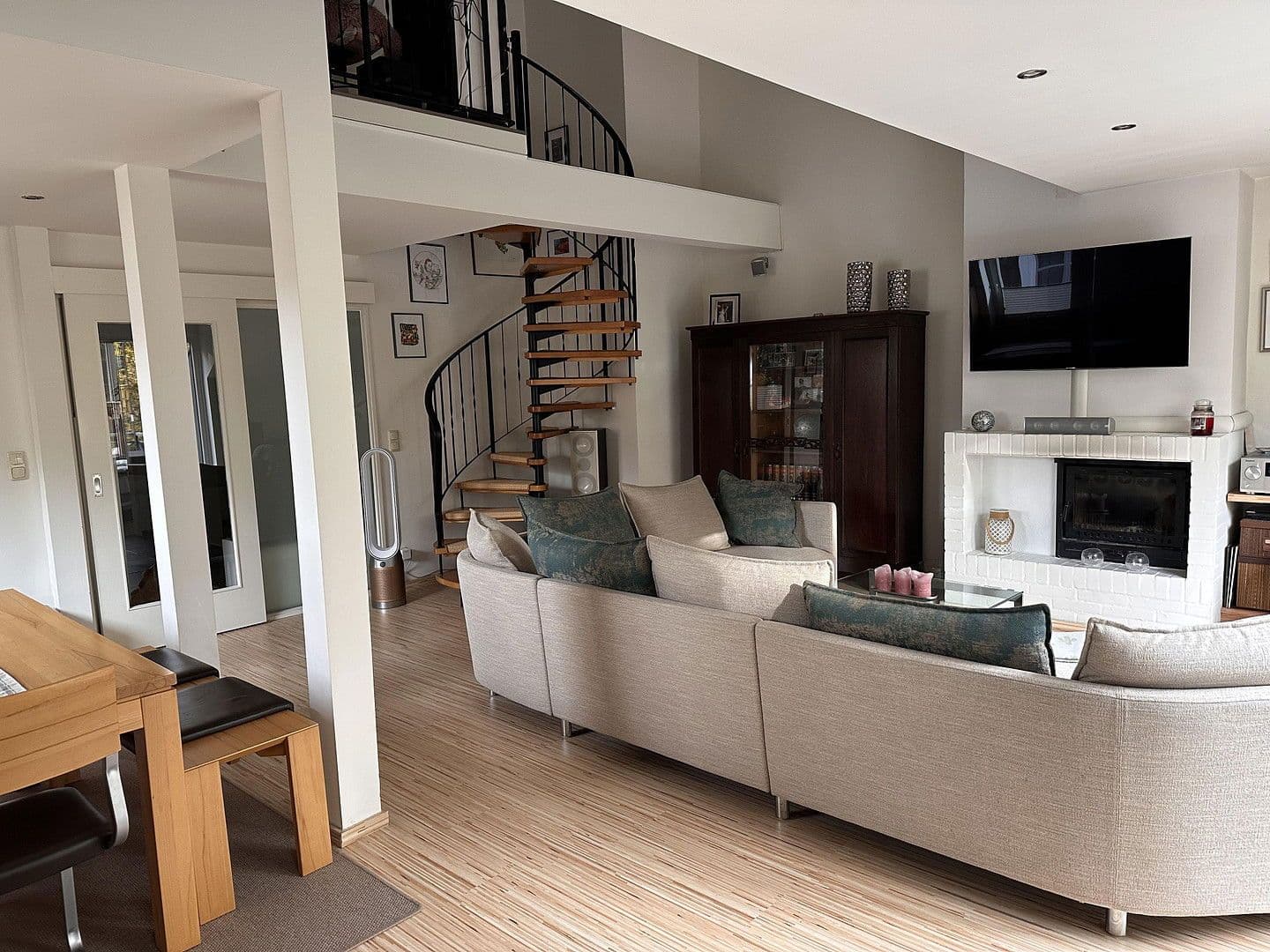 Prodej bytu 3+1 93 m², Oktaviostraße 81, Hamburg, Hamburg Prodej bytu 3+1 93 m², Oktaviostraße 81, Hamburg, Hamburg