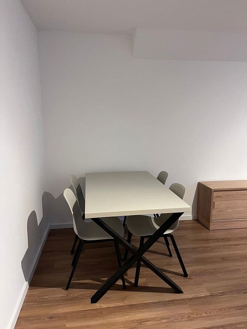 Pronájem bytu 2+1 71 m², Stubenlohstraße 11, Erlangen, Bavorsko Pronájem bytu 2+1 71 m², Stubenlohstraße 11, Erlangen, Bavorsko