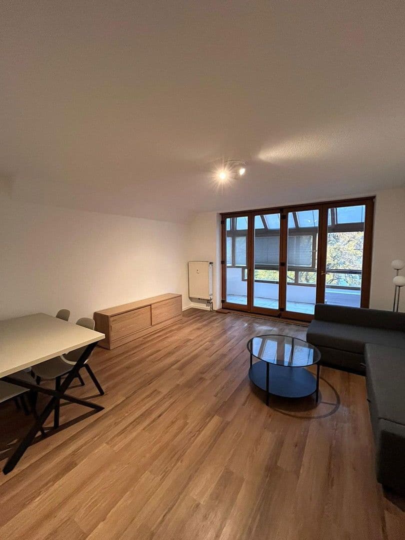 Pronájem bytu 2+1 71 m², Stubenlohstraße 11, Erlangen, Bavorsko Pronájem bytu 2+1 71 m², Stubenlohstraße 11, Erlangen, Bavorsko