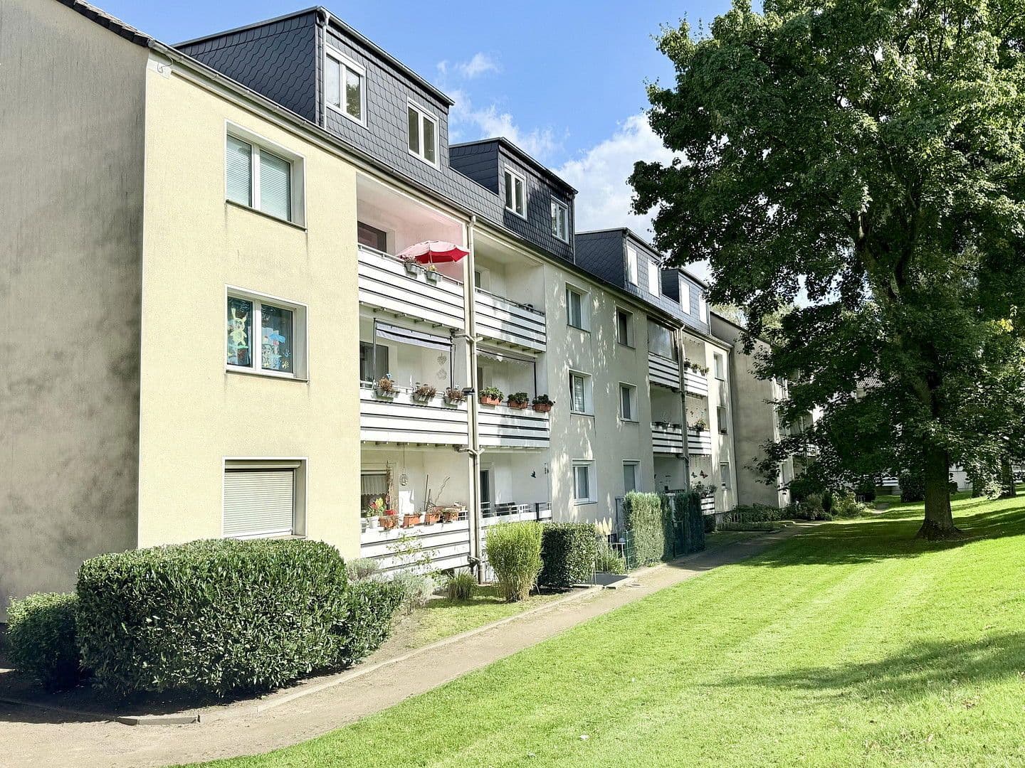 Pronájem bytu 3+1 98 m², Königsberger Straße, Oberhausen, Severní Porýní-Vestfálsko Pronájem bytu 3+1 98 m², Königsberger Straße, Oberhausen, Severní Porýní-Vestfálsko