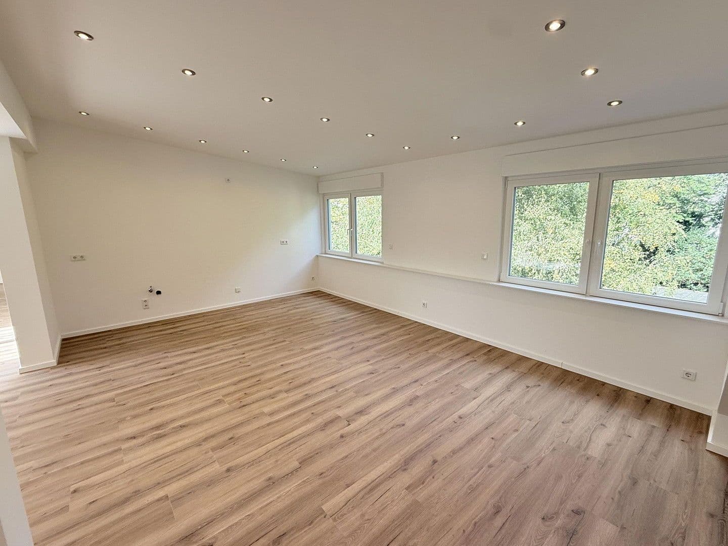 Pronájem bytu 3+1 98 m², Königsberger Straße, Oberhausen, Severní Porýní-Vestfálsko Pronájem bytu 3+1 98 m², Königsberger Straße, Oberhausen, Severní Porýní-Vestfálsko