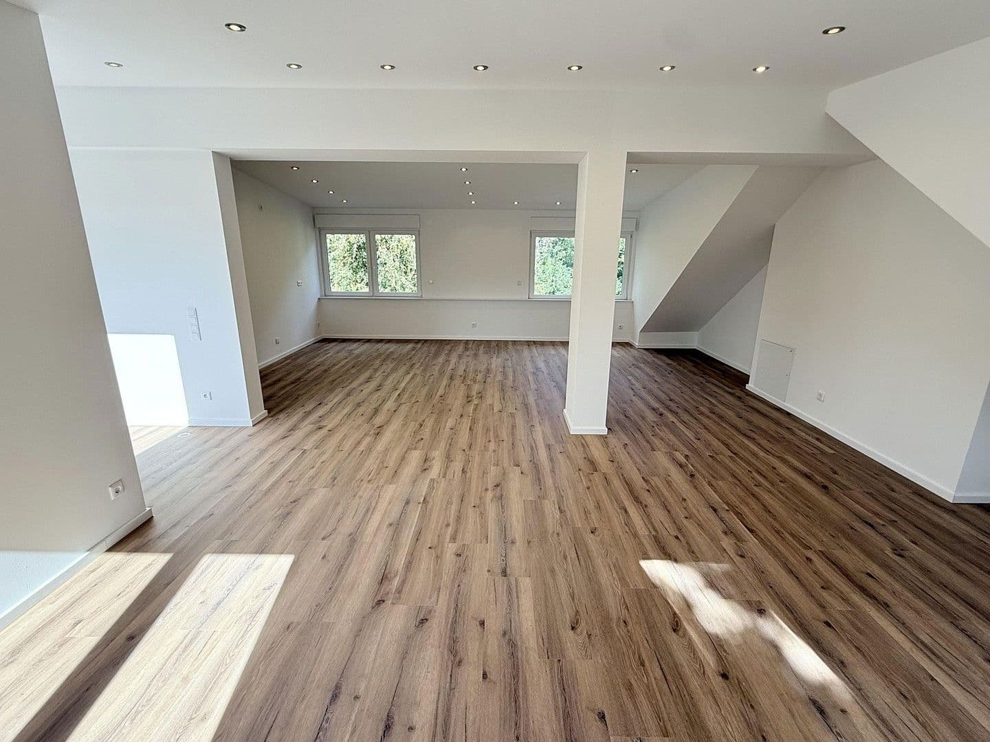 Pronájem bytu 3+1 98 m², Königsberger Straße, Oberhausen, Severní Porýní-Vestfálsko Pronájem bytu 3+1 98 m², Königsberger Straße, Oberhausen, Severní Porýní-Vestfálsko