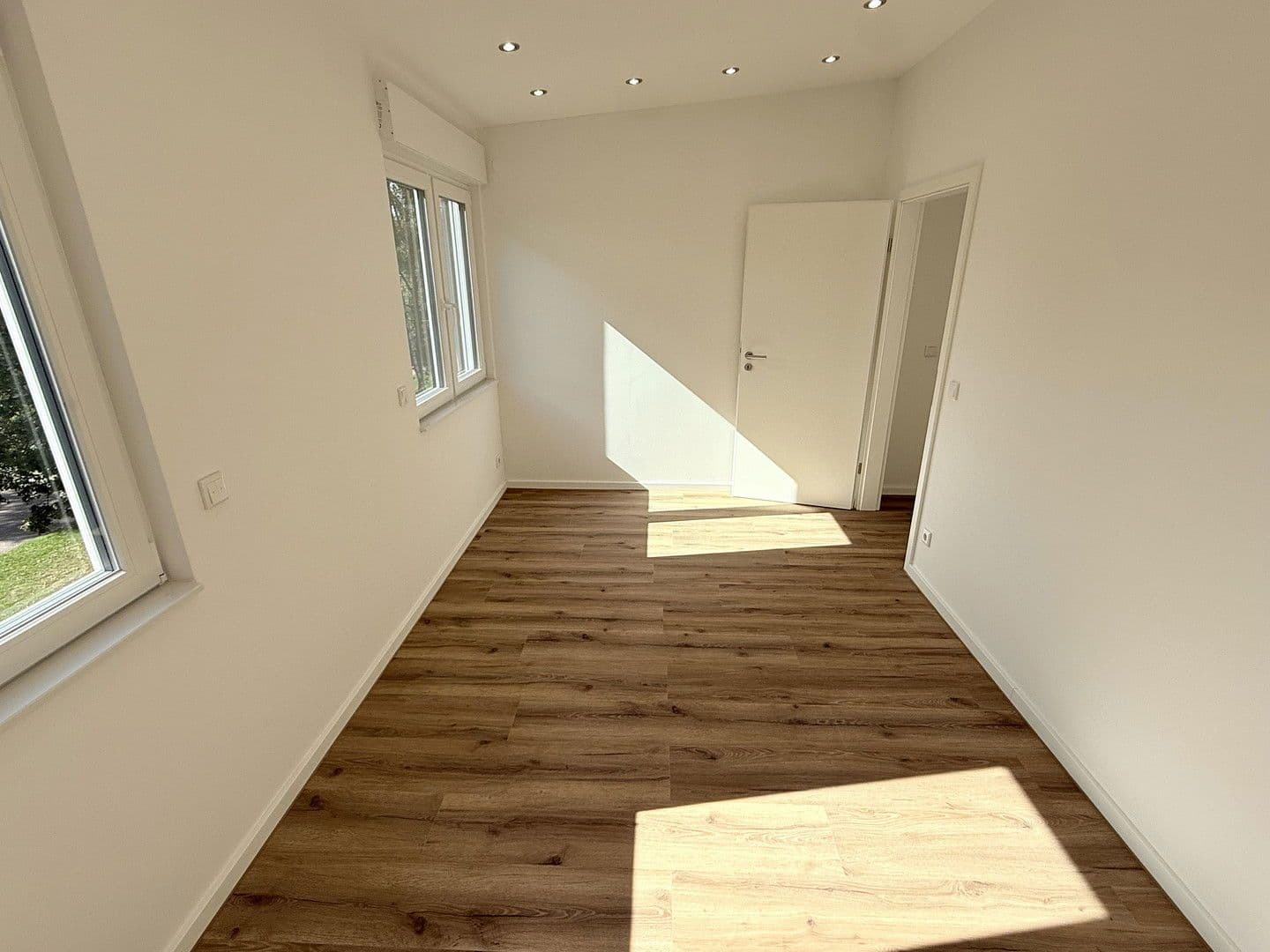 Pronájem bytu 3+1 98 m², Königsberger Straße, Oberhausen, Severní Porýní-Vestfálsko Pronájem bytu 3+1 98 m², Königsberger Straße, Oberhausen, Severní Porýní-Vestfálsko