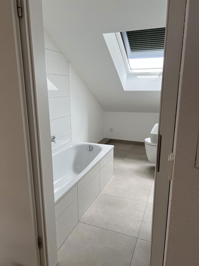 Pronájem bytu 5+1 126 m², Wiesbaden, Hessen Pronájem bytu 5+1 126 m², Wiesbaden, Hessen