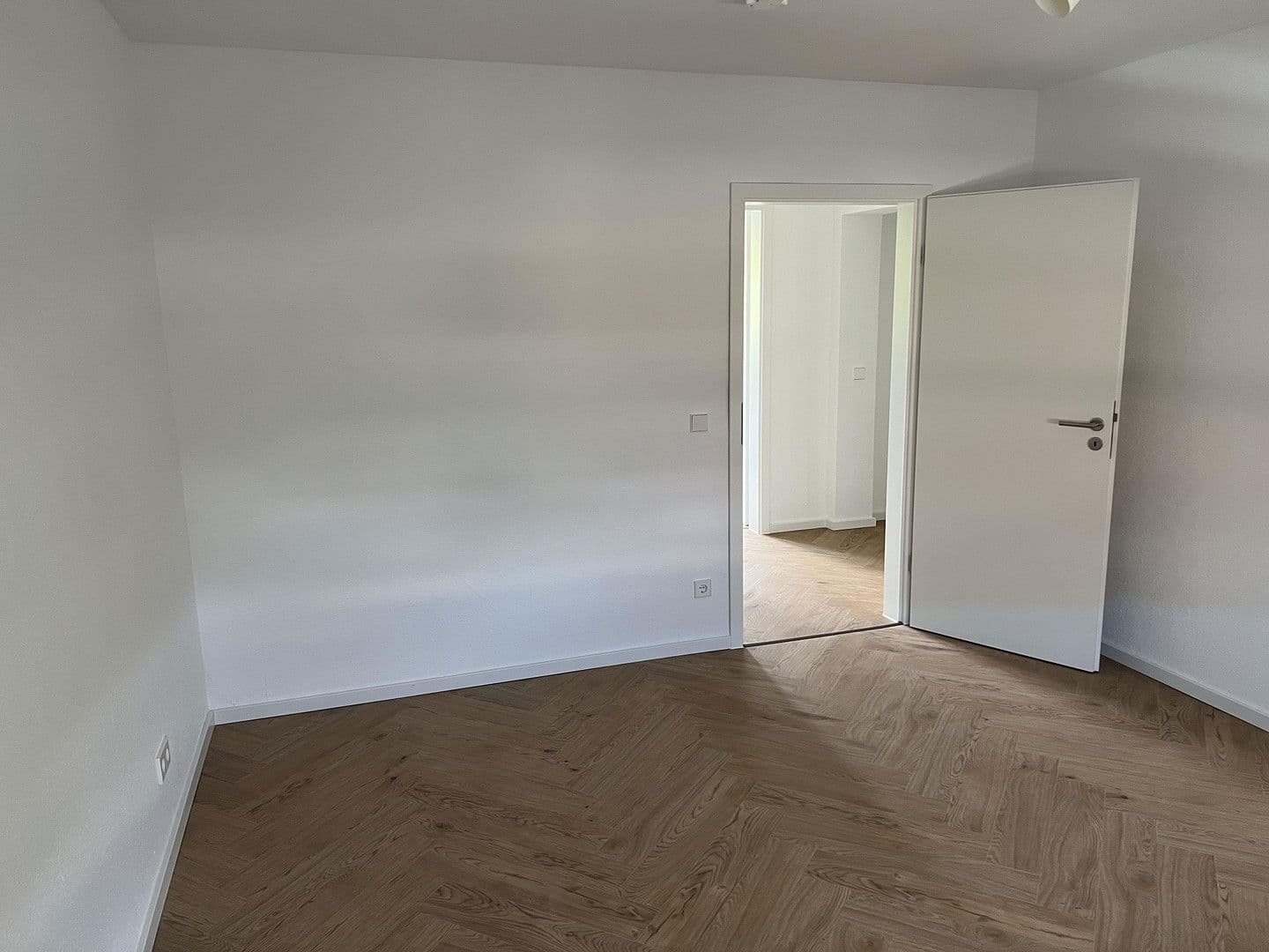 Pronájem bytu 5+1 126 m², Wiesbaden, Hessen Pronájem bytu 5+1 126 m², Wiesbaden, Hessen