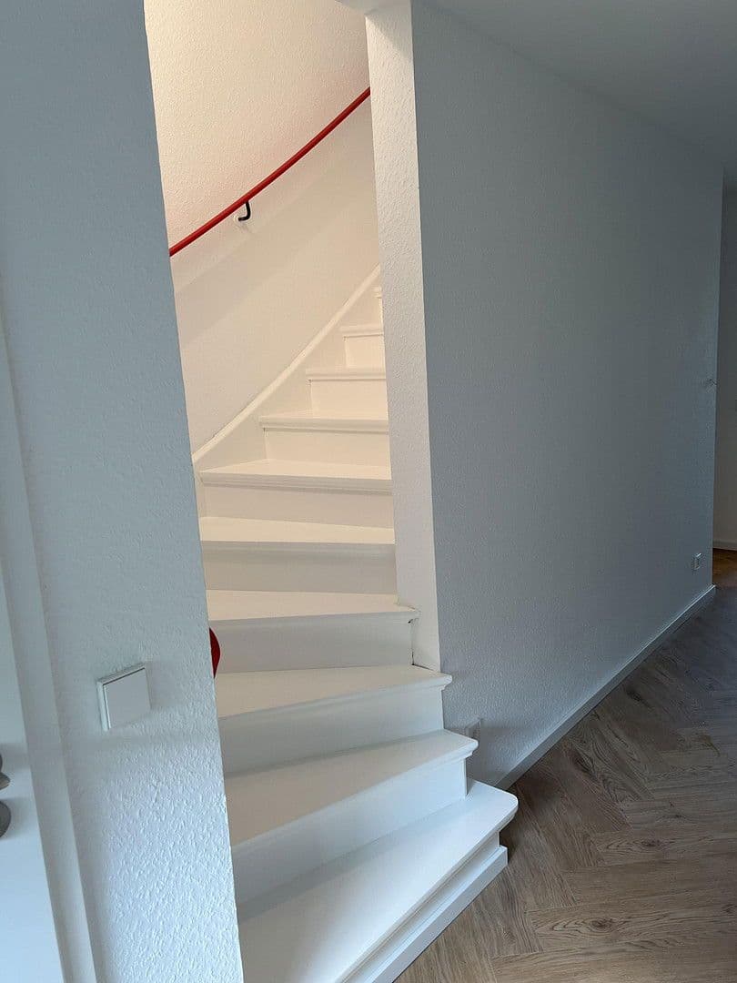 Pronájem bytu 5+1 126 m², Wiesbaden, Hessen Pronájem bytu 5+1 126 m², Wiesbaden, Hessen