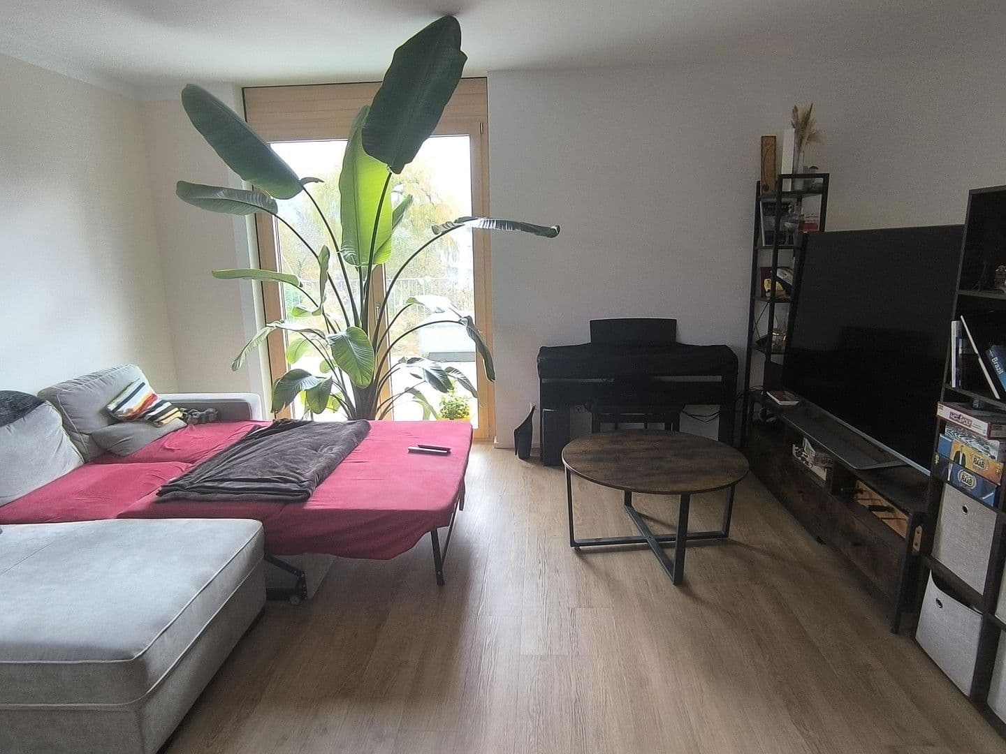 Pronájem bytu 4+1 141 m², Wilhelm-Schussen-Str.44, Bad Schussenried, Bádensko-Württembersko Pronájem bytu 4+1 141 m², Wilhelm-Schussen-Str.44, Bad Schussenried, Bádensko-Württembersko