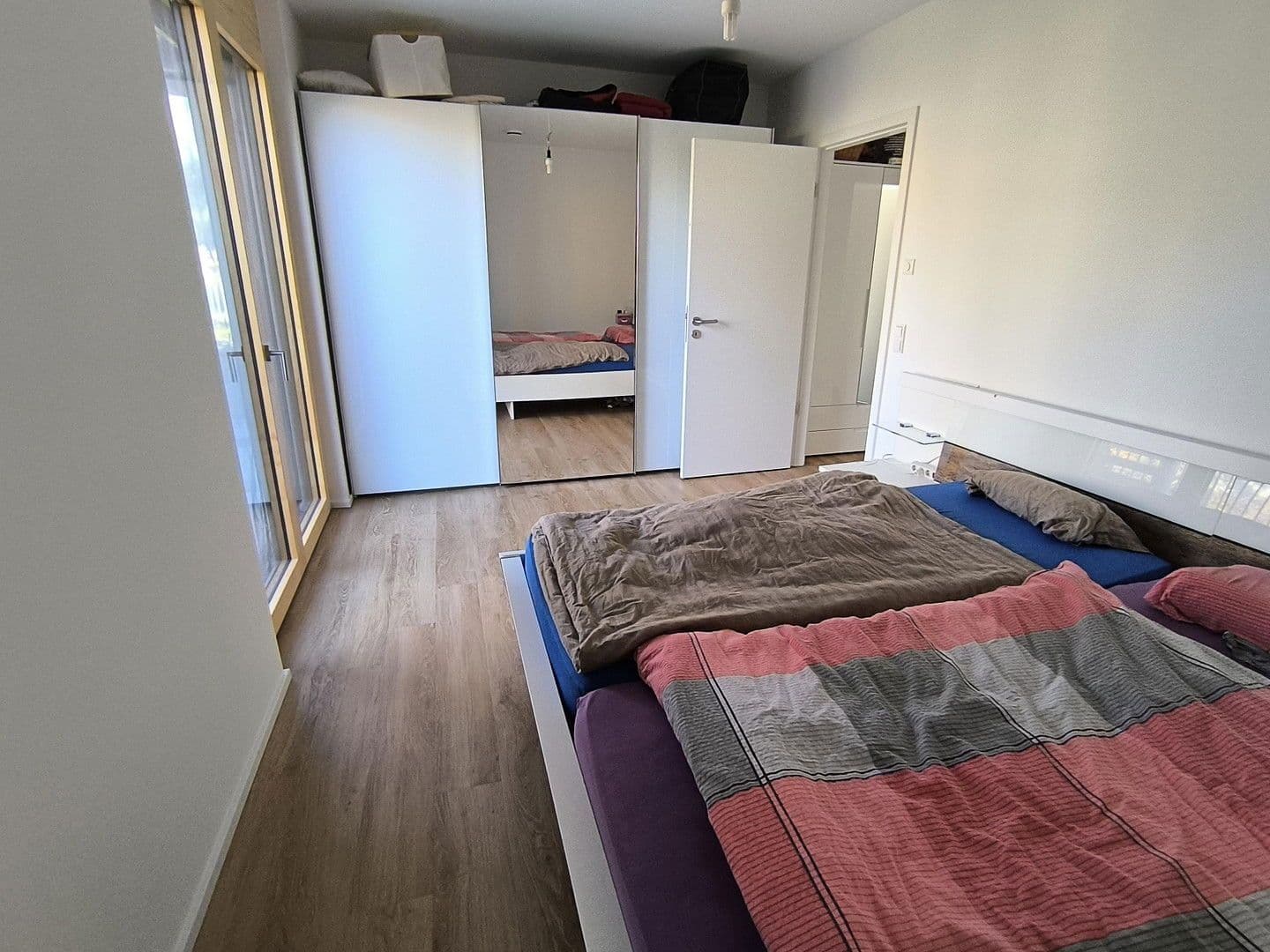Pronájem bytu 4+1 141 m², Wilhelm-Schussen-Str.44, Bad Schussenried, Bádensko-Württembersko Pronájem bytu 4+1 141 m², Wilhelm-Schussen-Str.44, Bad Schussenried, Bádensko-Württembersko