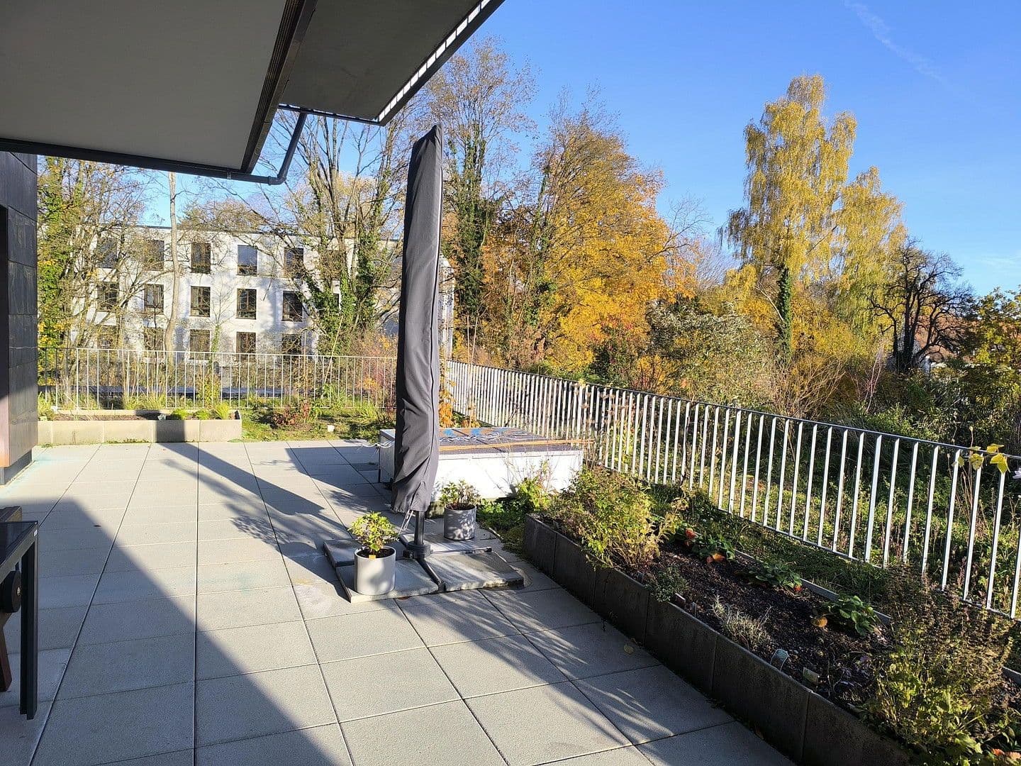 Pronájem bytu 4+1 141 m², Wilhelm-Schussen-Str.44, Bad Schussenried, Bádensko-Württembersko Pronájem bytu 4+1 141 m², Wilhelm-Schussen-Str.44, Bad Schussenried, Bádensko-Württembersko