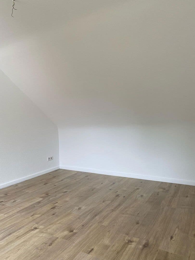 Pronájem bytu 4+1 68 m², Schützenstr. 75, Remscheid, Severní Porýní-Vestfálsko Pronájem bytu 4+1 68 m², Schützenstr. 75, Remscheid, Severní Porýní-Vestfálsko